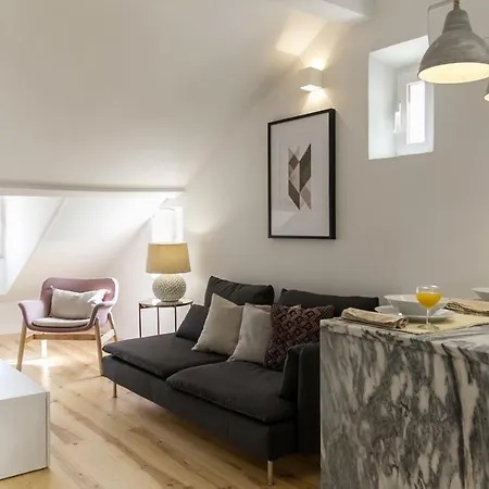Daire The Romantic Nest - The Perfect Getaway At Downtown, 6th-floor No Lift Lisboa