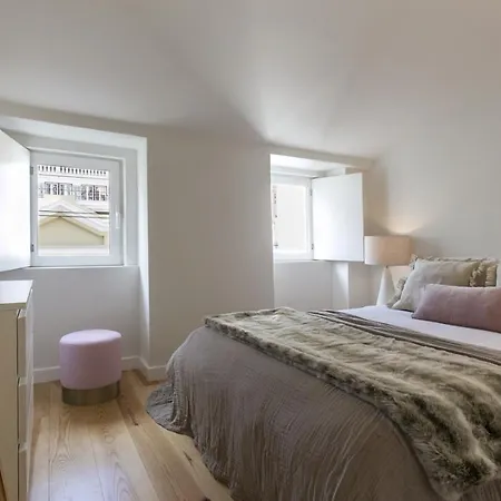 The Romantic Nest - The Perfect Getaway At Downtown, 6th-floor No Lift Daire *