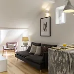 Apartamento The Romantic Nest - The Perfect Getaway At Downtown, 6th-floor No Lift Lisboa