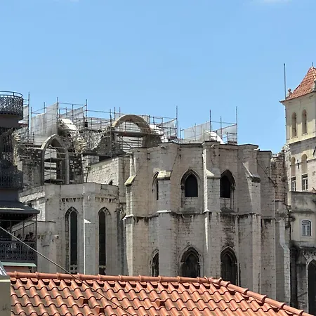 The Romantic Nest - The Perfect Getaway At Downtown, 6th-floor No Lift Appartement Lissabon